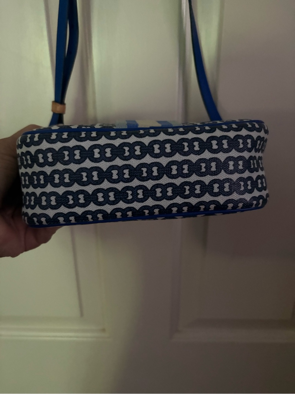 Tory Burch Gemini Link Camera Bag - Picture 4 of 10